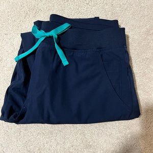 Figs women's Navy FREEx™ Lined Yola™ - Skinny Scrub Pants 2.0